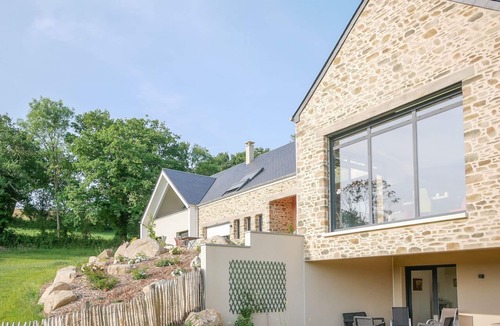 Le Bo Cottage | Large 60 m2 gîte for 4 to 6 people on garden level with 2 terraces.