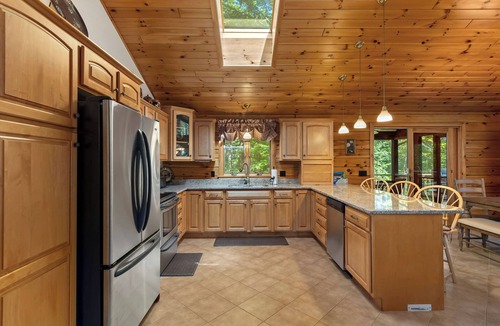 Jay Cabin | Large ADK Log Cabin | Hot Tub | Near Whiteface