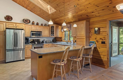 Jay Cabin | Large ADK Log Cabin | Hot Tub | Near Whiteface