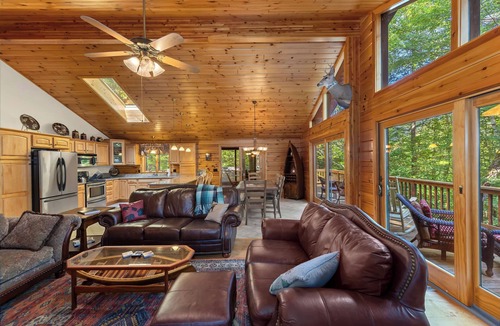 Jay Cabin | Large ADK Log Cabin | Hot Tub | Near Whiteface