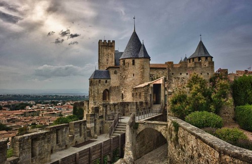 Carcassonne Apartment | Large air-conditioned Studio - sleeps 4