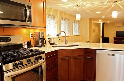 King Apartment | Large Alberta Arts Studio with Full Kitchen!