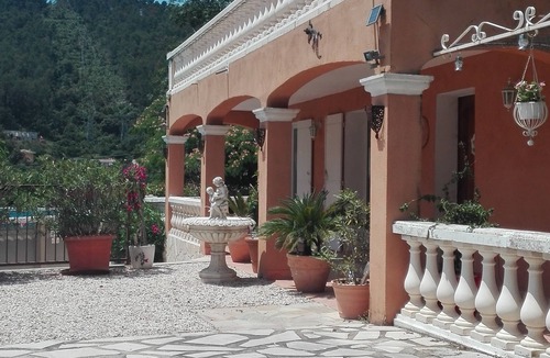 Sollies-Toucas Villa | Large and lively family villa in the heart of Provence