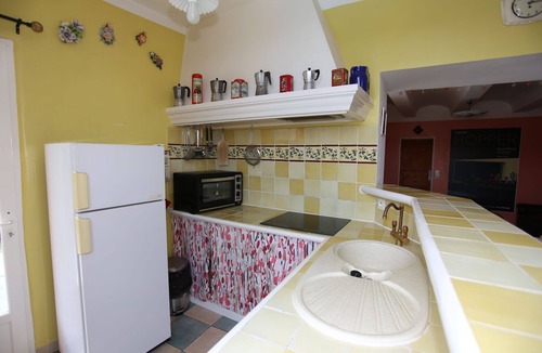 Les Vans House | Large and pleasant house, with large swimming pool, 3 minutes from Les Vans.