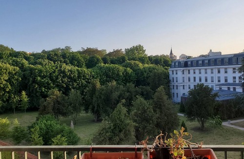 Vanves Apartment | Large apartment, close to the metro, 15 minutes from Pte de Versailles, quiet, sunny location