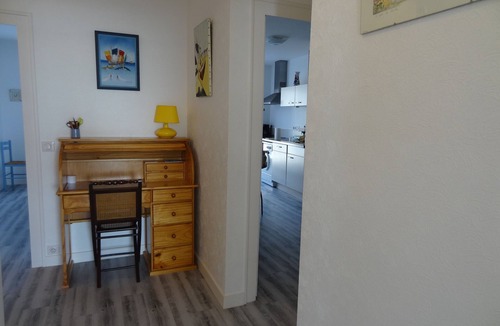 Pornichet Apartment | Large apartment Facing the sea in front of the beach, Centre, magnificent view, private parking