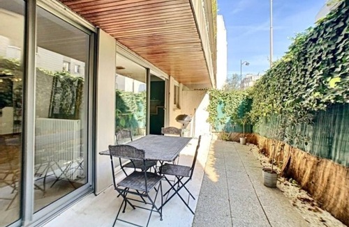 19th Arrondissement Apartment | Large apartment in the center of Paris with two terraces