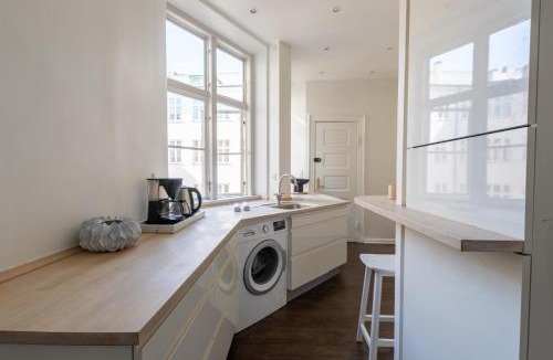 Copenhagen City Centre Apartment | Large Apartment with Canal View in Central CPH City