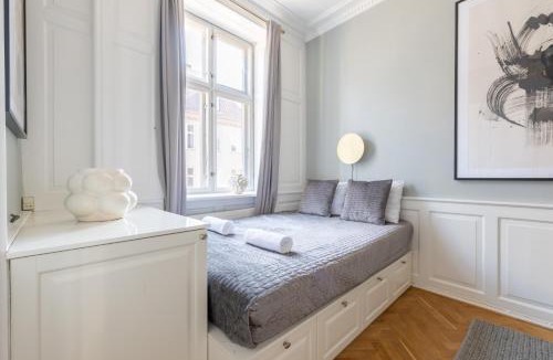 Copenhagen City Centre Apartment | Large Apartment with Canal View in Central CPH City