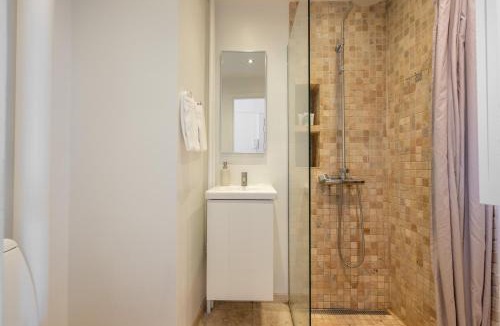 Copenhagen City Centre Apartment | Large Apartment with Canal View in Central CPH City