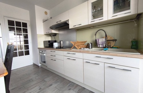 Sainte-Anne Apartment | LARGE APARTMENT WITH TERRACE SEA VIEW NEAR BEACHES AND VELODROME STADIUM