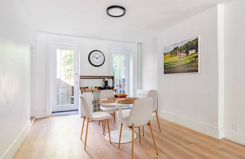 Ukrainian Village Apartment | Large apartment with PRIVATE yard and deck
