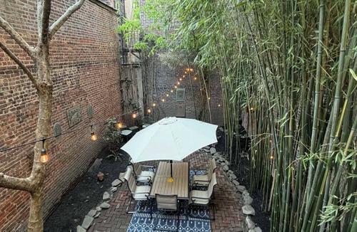 Ukrainian Village Apartment | Large apartment with PRIVATE yard and deck