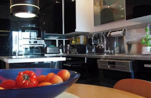Porte-Saint-Martin House | Large apartment with panoramic view and balcony.