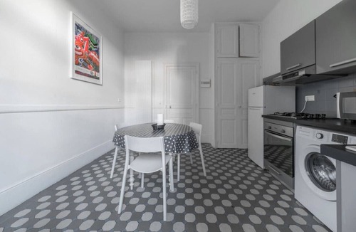 Champ-Capelet Apartment | Large apartment with terrace, free parking