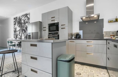 Champ-Capelet Apartment | Large apartment with terrace, free parking