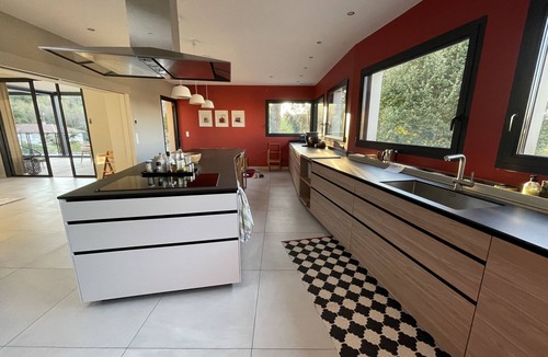 Notre-Dame-de-Sanilhac Villa | Large architect-designed house