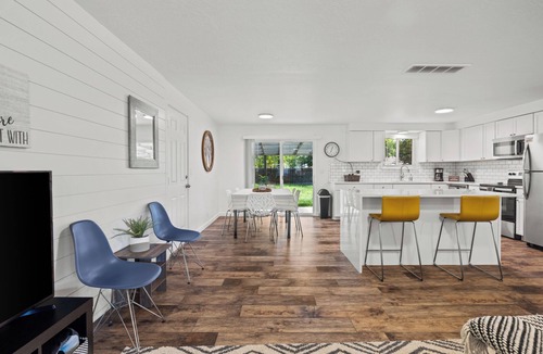 West Bench House | Large Backyard- Family and Pet Friendly