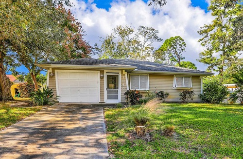 South Venice House | Large backyard, The Tree House