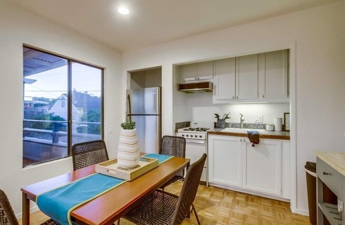 North Pacific Beach Apartment | Large balcony 1 BR Guesthouse in Pacific Beach