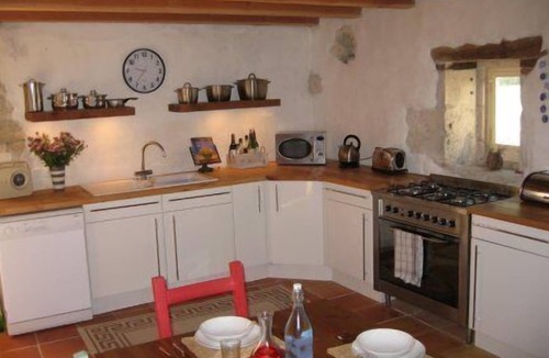 Monjoi Other | Large barn and small chapel with stunning views