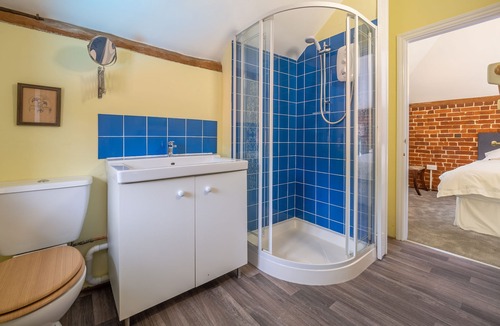 Ipswich Cottage | Large barn conversion in a rural stud with a swimming pool - The Old Barn