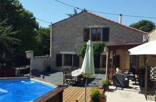 Oulmes House | Large Barn sleeps 12, private pool 6.5 x 4m, nr Marais Poitevin 1 hr to beaches
