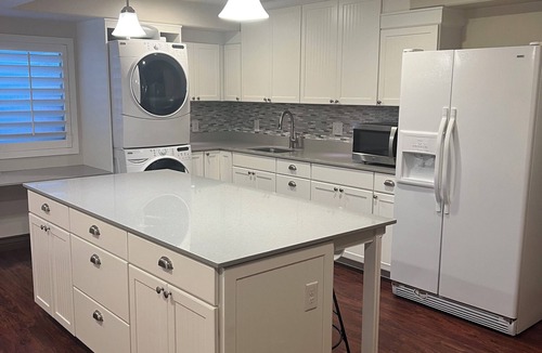 South Jordan House | Large Basement Apartment Game Room & Gym