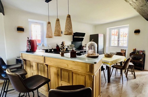 Hasparren Villa | Large Basque house for 14, game room, Internet