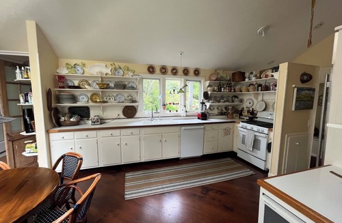 Saunderstown House | Large Beach Front Home 10 minutes from Newport RI.