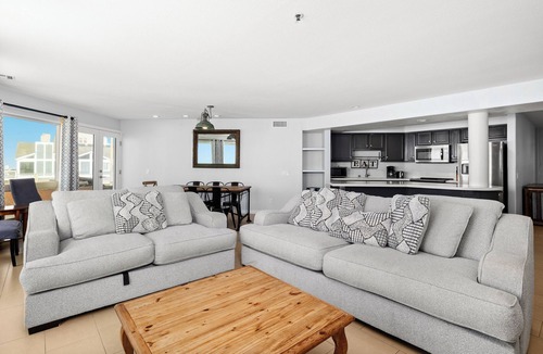 Imperial Beach Apartment | Large Beachfront 3 Bedroom Condo