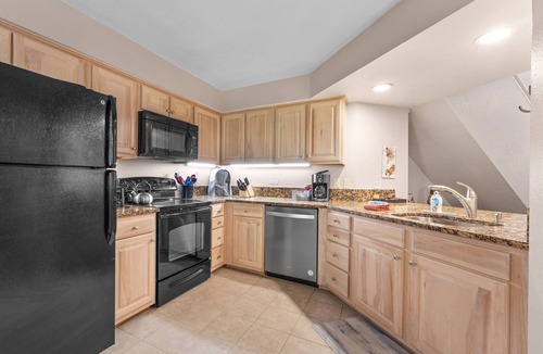 Table Rock Condo | Large Beautiful 4bd, 3bth. Discounts. Cleaning fee included. Near Lake Taneycomo