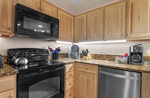 Table Rock Condo | Large Beautiful 4bd, 3bth. Discounts. Cleaning fee included. Near Lake Taneycomo