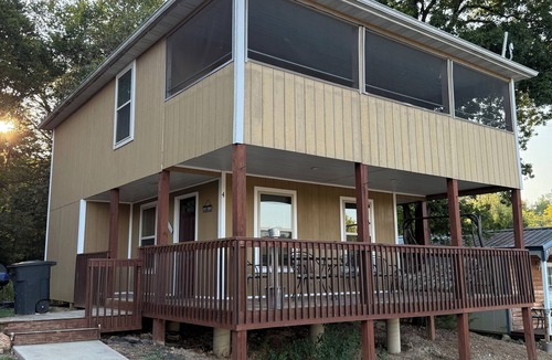 Waynesville Cabin | Large Beautiful Cabin Sleeps 12