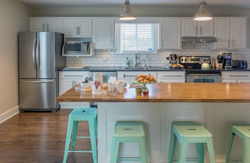 Prince Edward Other | Large beautiful Farmhouse in the heart of PEC - 20 minutes to Sandbanks