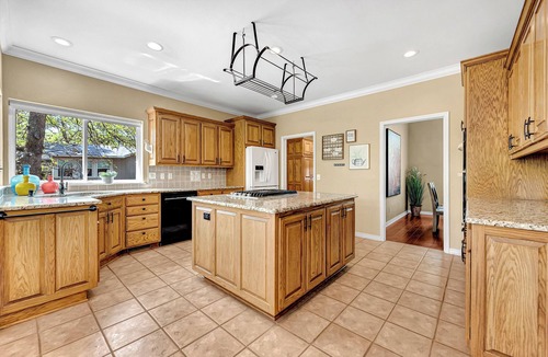 Lost Bridge Village House | Large Beaver Lake Front Home - Kayaks, Fire Pit, Direct Water Access