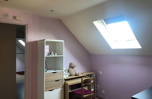 Touques Bed & Breakfast | LARGE BEDROOM WITH EN-SUITE BATHROOM IN HOUSE
