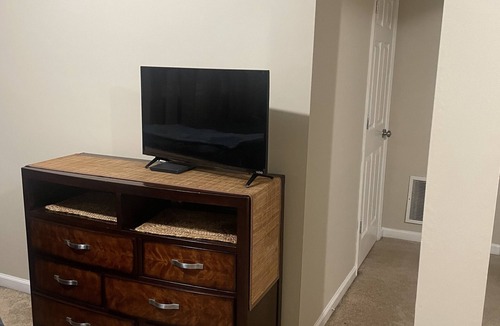 Ashley Oaks House | Large bedroom with full bath and walk in closet