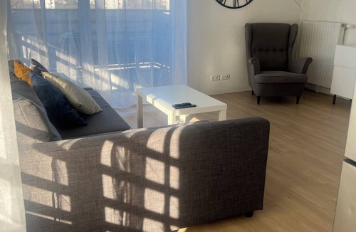Rosny-sous-Bois Apartment | LARGE, BRIGHT APARTMENT