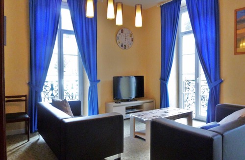 Eaux-Bonnes Apartment | Large bright apartment, 3 bedrooms, sleeps 8 100m2
