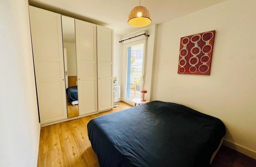 Chanot - Stade Velodrome Apartment | Large, bright apartment with terrace, parking included, a stone's throw from the sea.