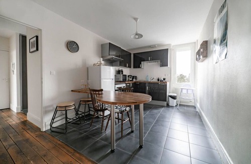 Champ-Capelet Apartment | Large bright apartment, free parking