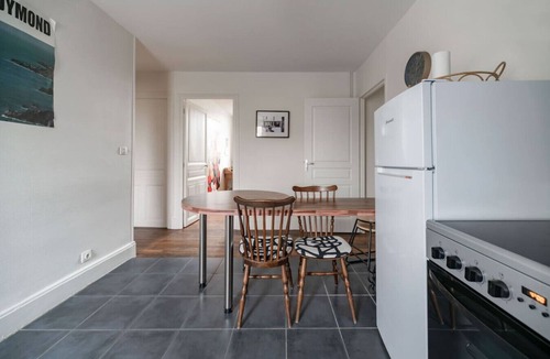 Champ-Capelet Apartment | Large bright apartment, free parking