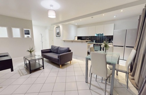 Saint-Etienne-des-Hautes-Terres Apartment | Large bright apartment in Le Havre