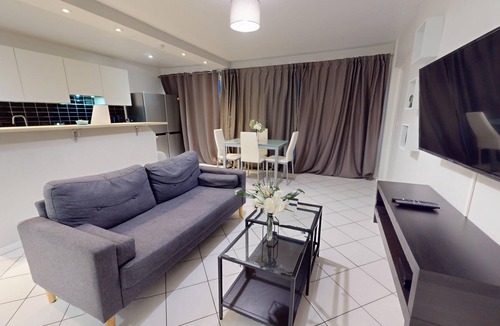 Saint-Etienne-des-Hautes-Terres Apartment | Large bright apartment in Le Havre