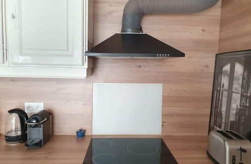 Bois-d'Arcy Apartment | large, bright studio for 4 people