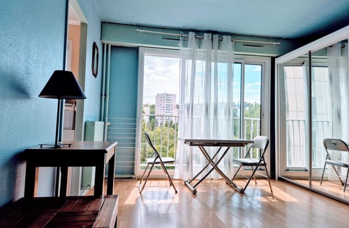 Dijon Apartment | Large bright studio Lac KIR