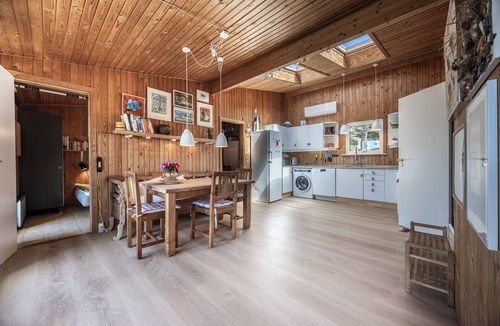 Lonstrup Cottage | Large bright summerhouse in a tranquil area with sea view and close to the ocean