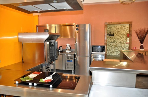Saint-Priest-la-Feuille House | LARGE CAPACITY WELL-BEING GITE 15 PERS, 29° HEATED INDOOR SWIMMING POOL