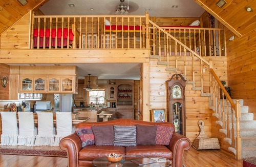 Rattan Cabin | Large Cabin in the Kiamichi Wilderness